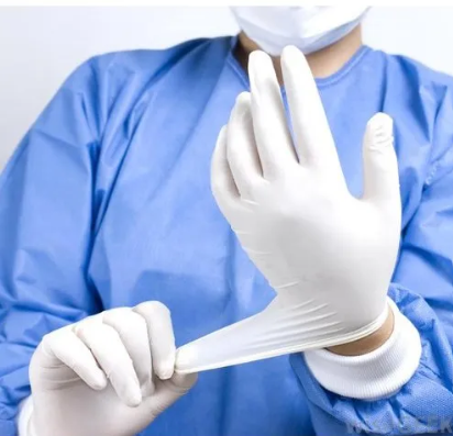 LifeGuard White Latex 5 mil Grip Medical Gloves - Powder Free - 100/BX - 10BX/CS - Case of 1000 Gloves