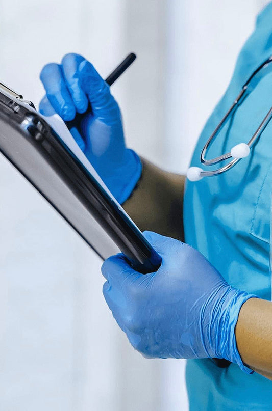 LifeGuard Blue Nitrile 3.5 mil Exam Gloves - Latex Free & Powder Free - 100/BX - 10BX/CS - Case of 1000 Gloves